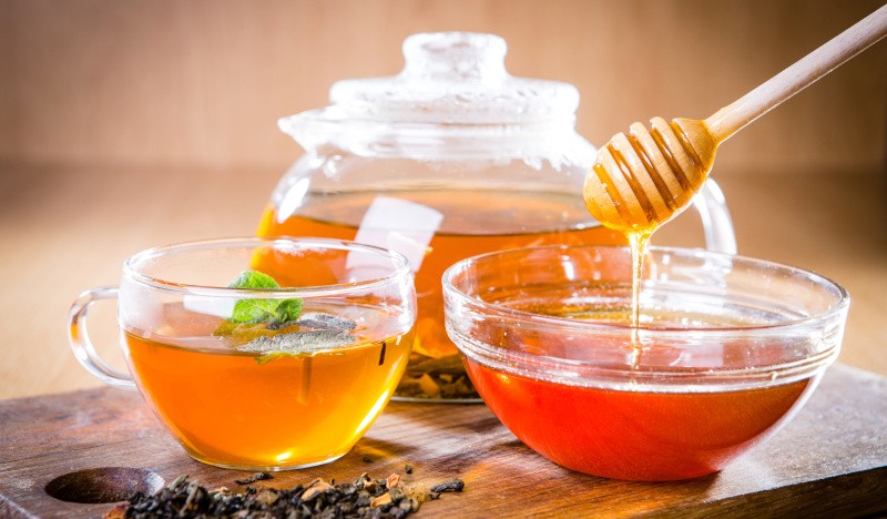 Чай с медом: польза, способы приготовления и противопоказания