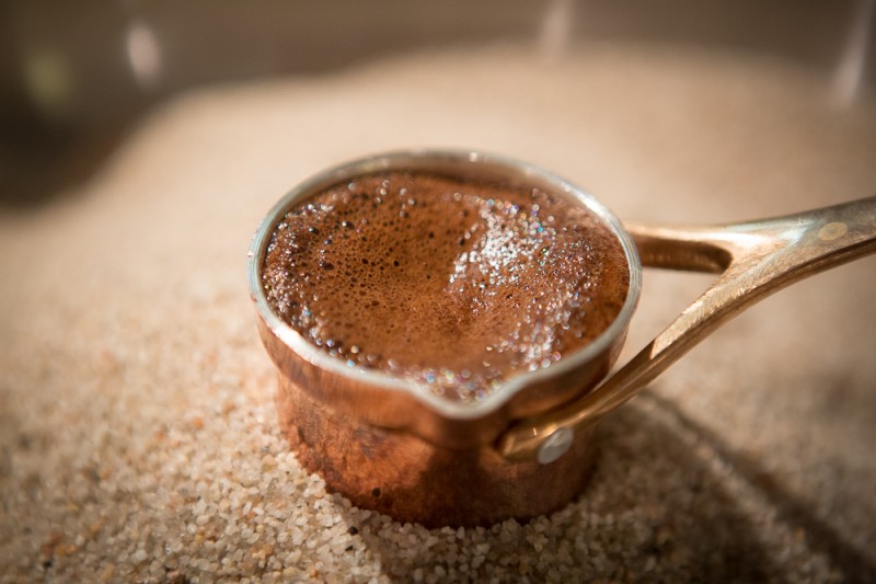 Готовим вкусный кофе на песке