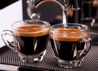 Кофе лунго - крепкий бодрящий напиток