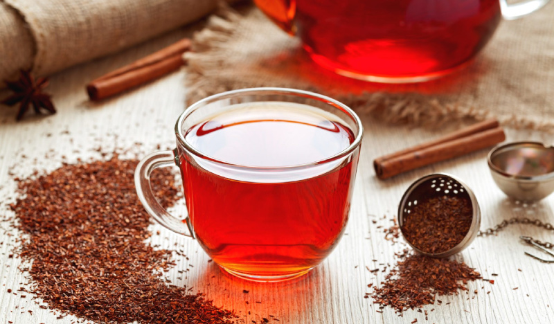 Заваривание чая Ройбуш